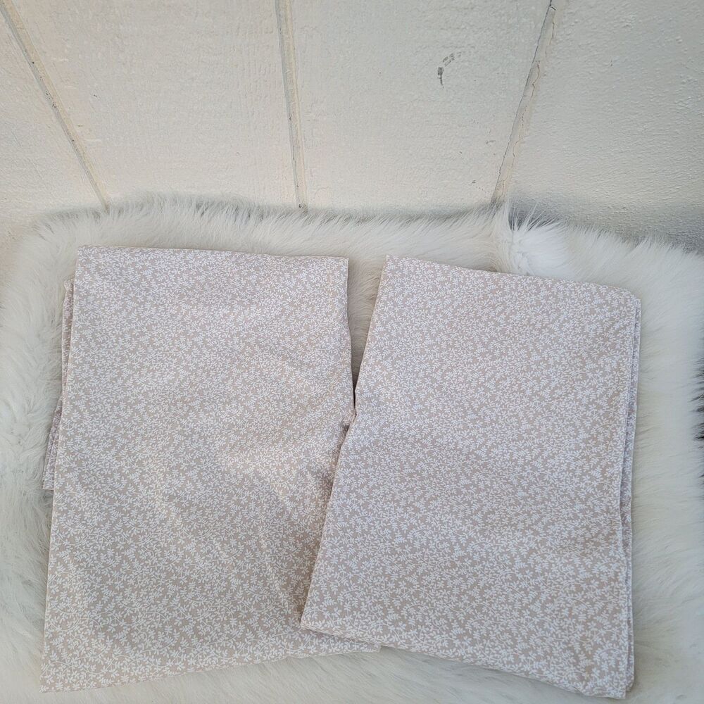 Set Of 2 Lauren Ralph Lauren king size tan white floral pillow cases
